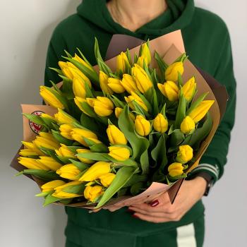Тюльпаны желтые 51 шт (код: 23744)